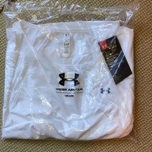 Activewear. NWT White Under Armour long sleeve shirt.